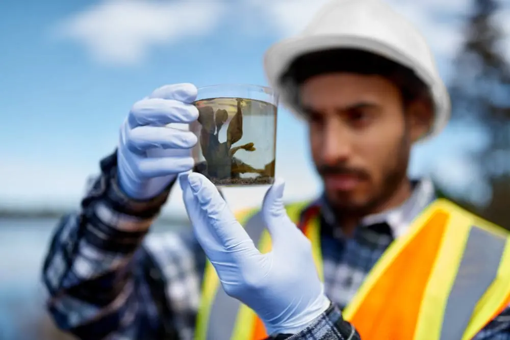 Améliorer l'efficacité industrielle : le dégraissant biodégradable avancé d'AQUAQUICK 2000
