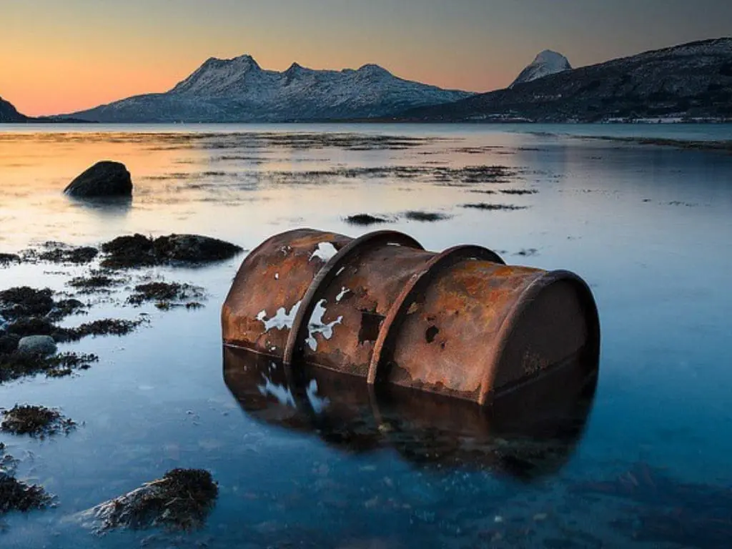 Stratégies Complètes pour la Gestion des Déversements de Pétrole et la Réduction de leurs Dégâts